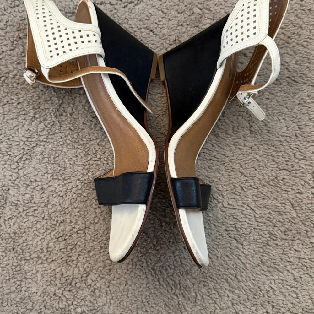 Halogen Black & White Wedge Sandals – Fits 9.5